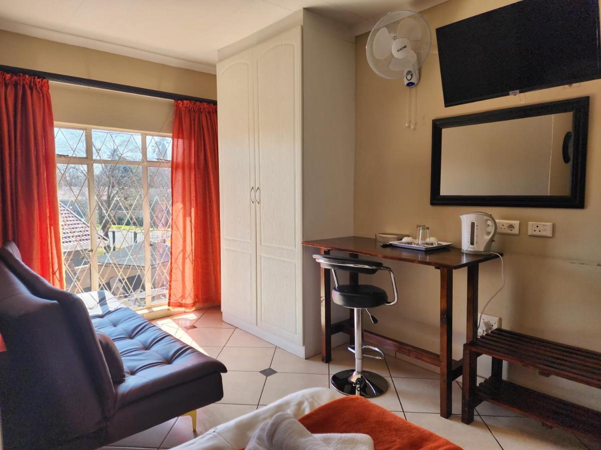 Southy Inn By The Lake Benoni Eksteriør billede